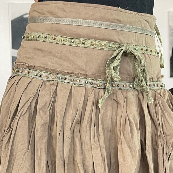 Olive Boho skirt with beading and lace trim - Picture 2 of 7